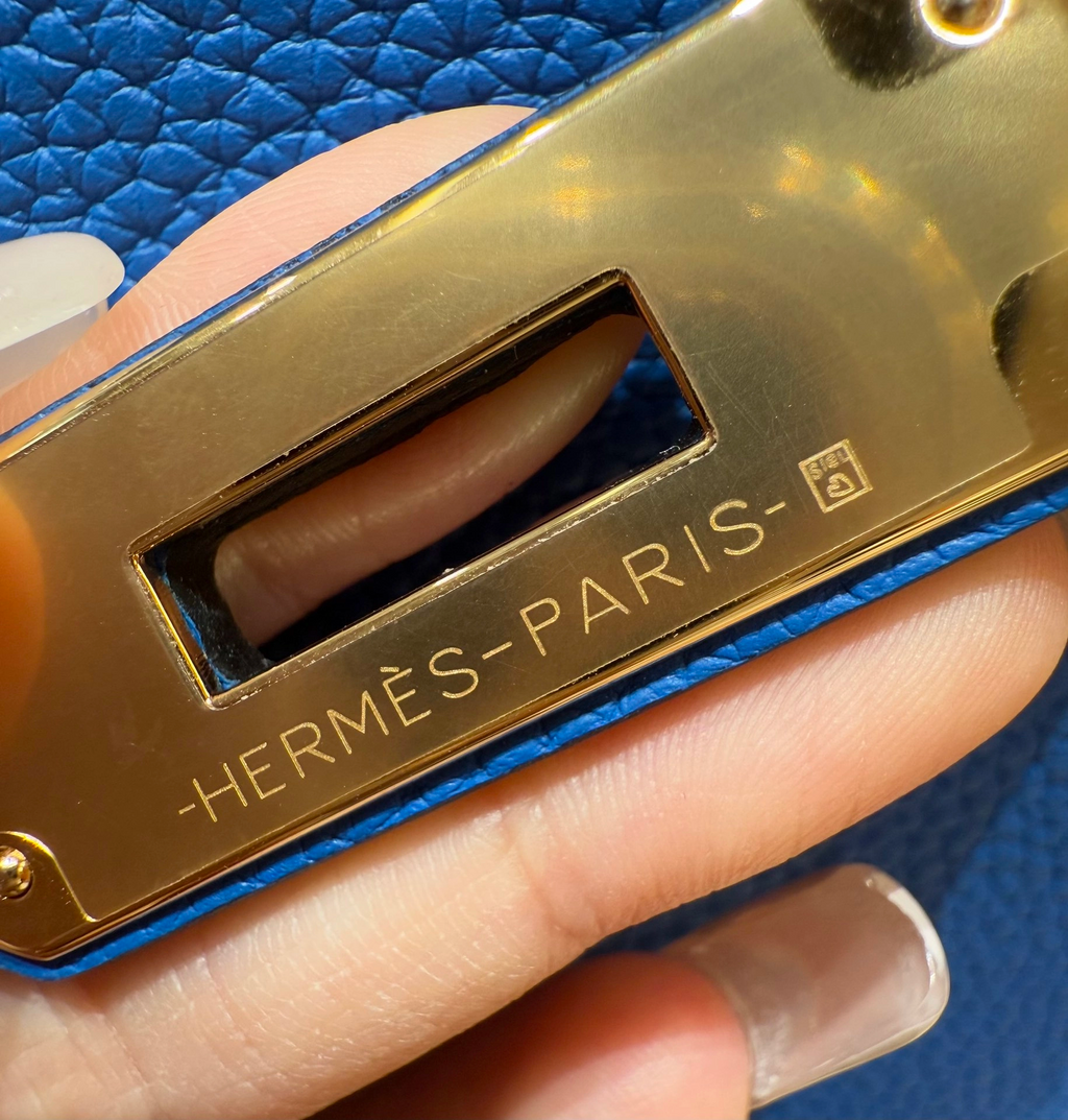 Kelly Togo – Bleu France | Gold-Plated